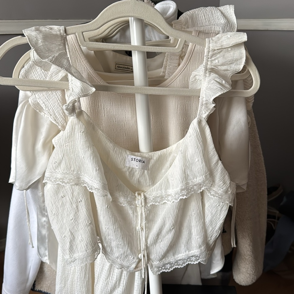 Cropped white top